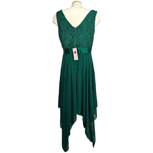 Beauty Emily | Emerald Deep V-Neck Lace Top Midi Length Flowy Skirt Formal Dress - Picture 5 of 12